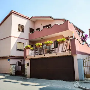  Apartment Ema