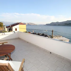 https://rooms-with-the-sea-view.primorje-gorskikotar.com